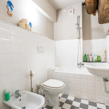 Apartment Dimora Del Borgo Genovese Aquarium Genoa