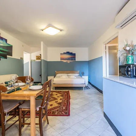 Dimora Del Borgo Genovese Aquarium Apartment *